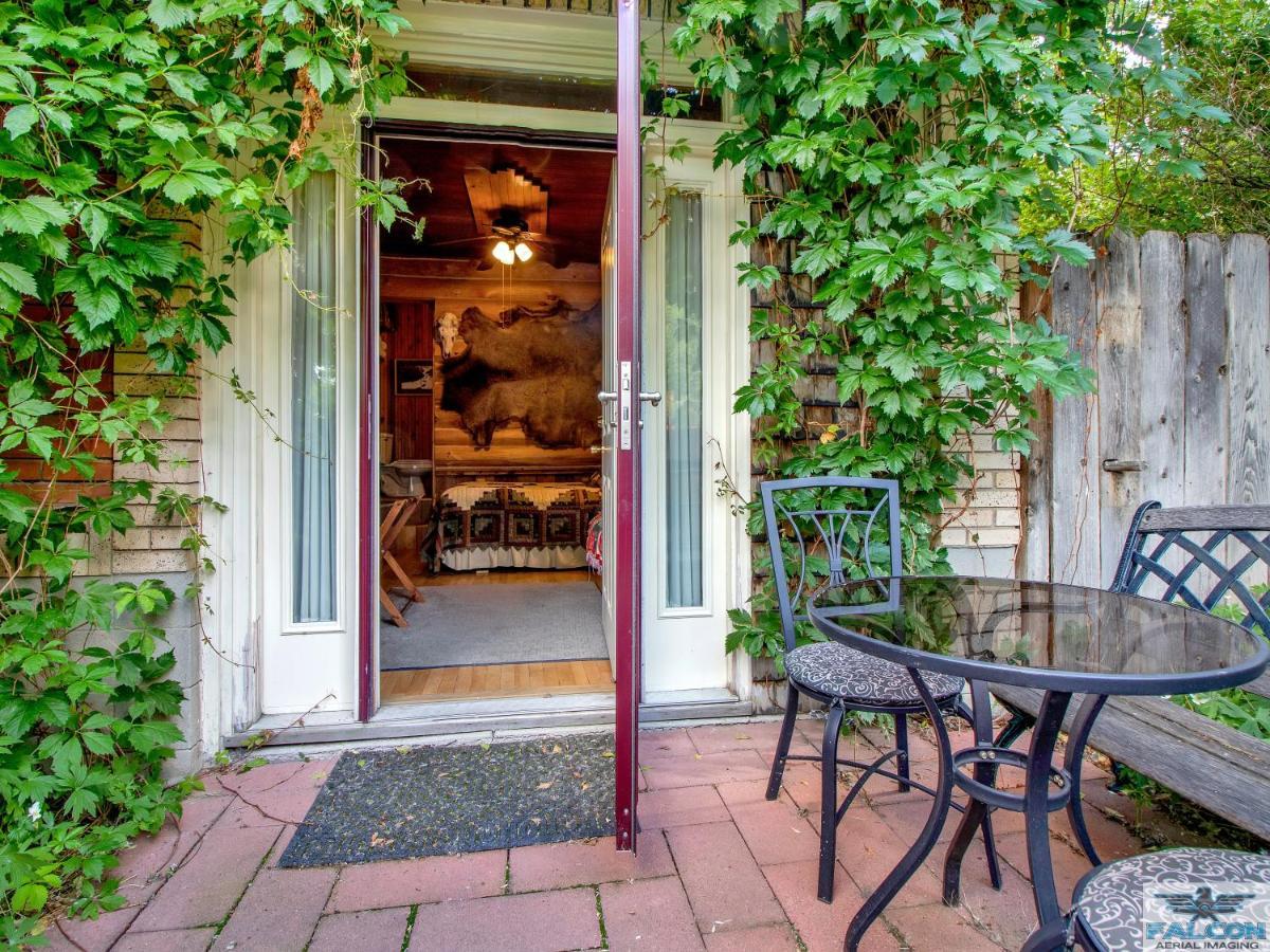 Robins Nest Bed & Breakfast Cody Eksteriør billede