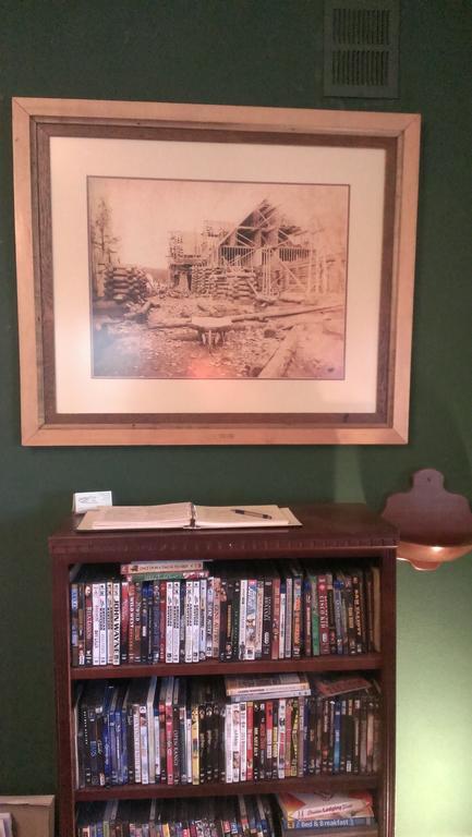 Robins Nest Bed & Breakfast Cody Eksteriør billede