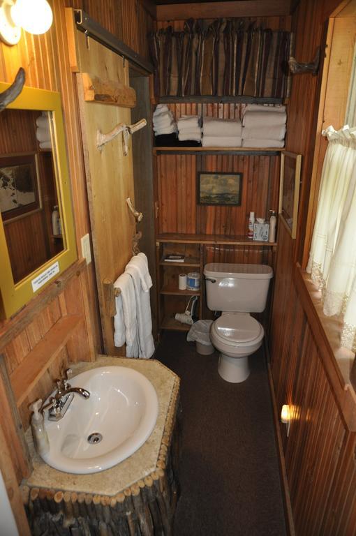 Robins Nest Bed & Breakfast Cody Eksteriør billede