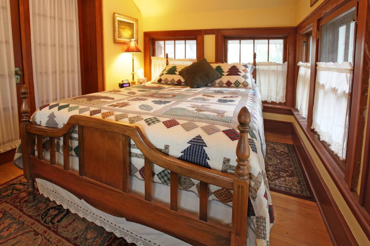 Robins Nest Bed & Breakfast Cody Eksteriør billede